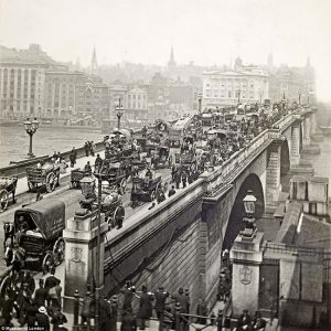 London Bridge, 1900